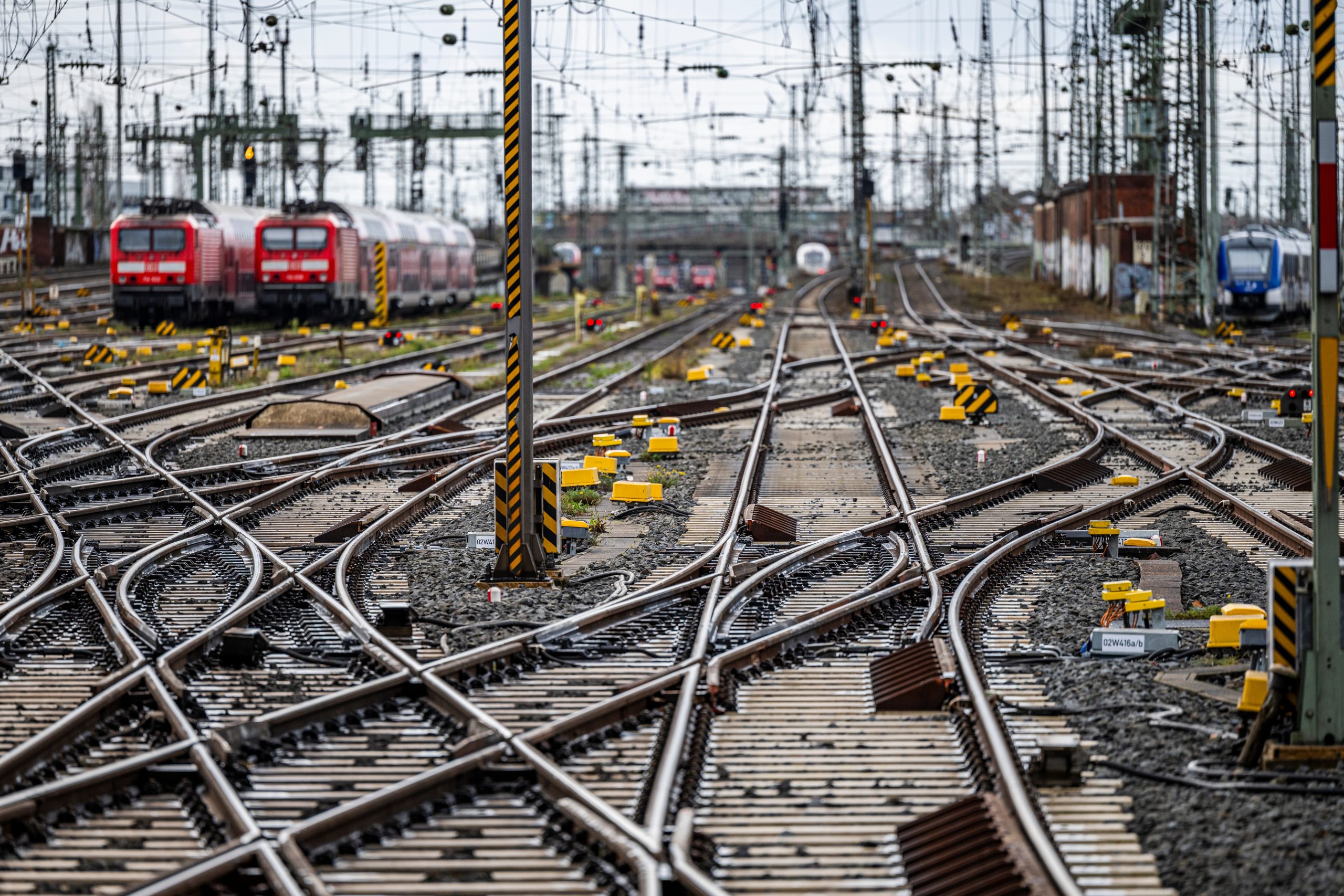 Komplexes deutsches Bahninfrastruktursystem mit Gleis-Weichen – Symbol für technische Präzision von GERMACORE