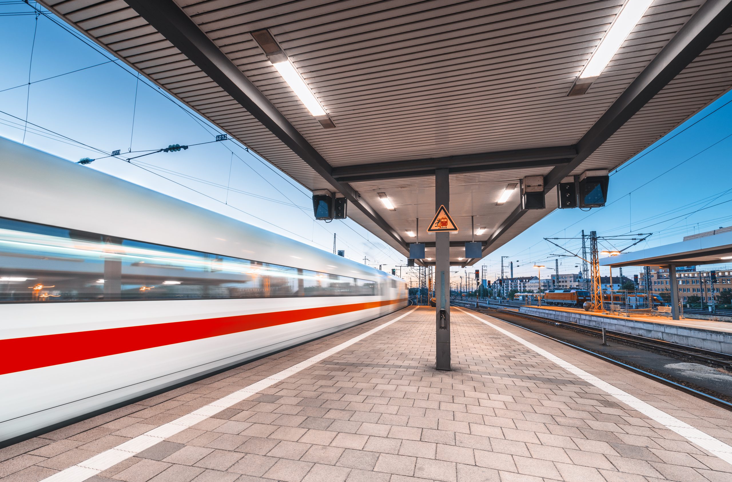 Modernisierter Bahnhof mit Rampen und neuen Anlagen